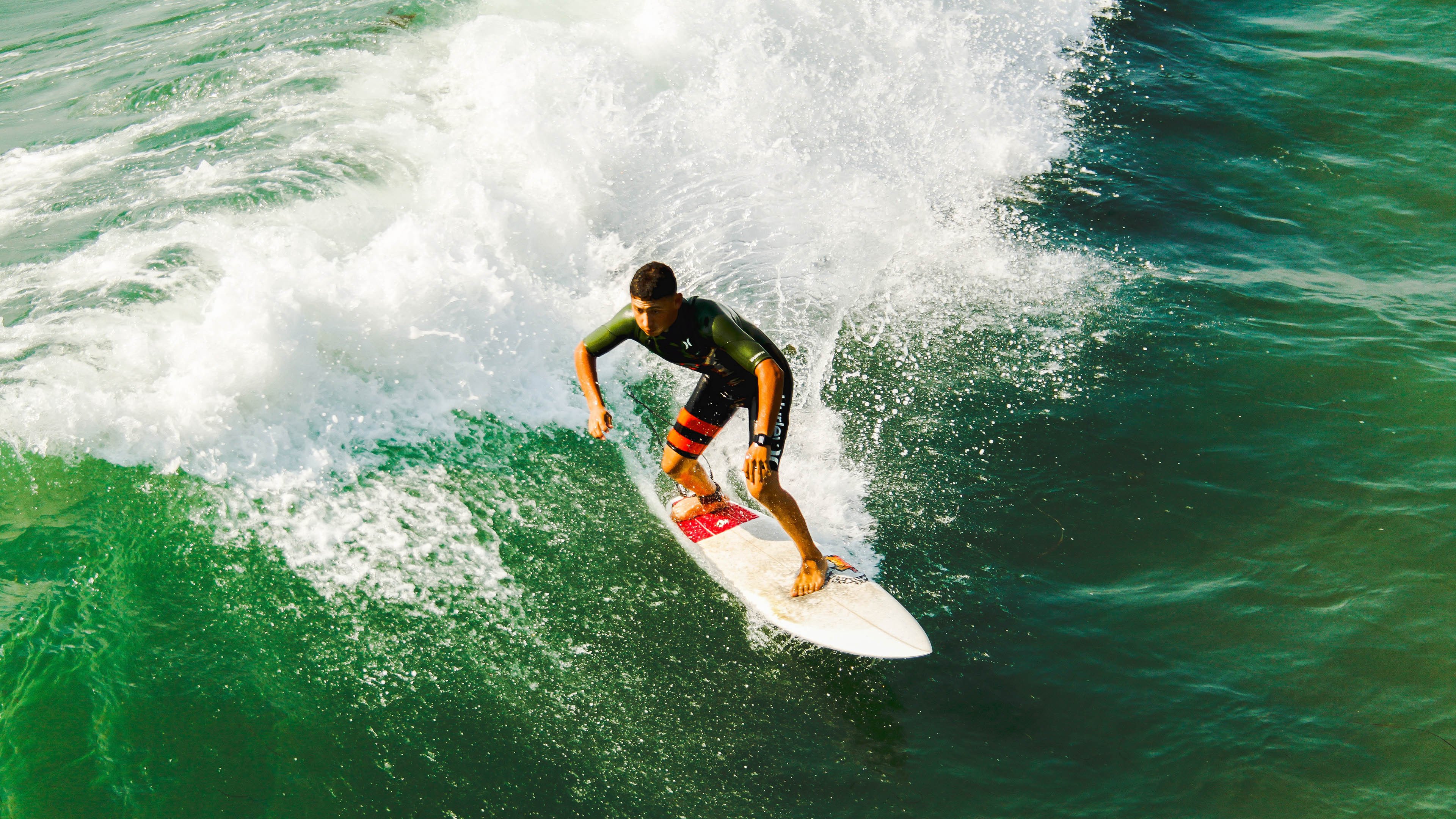 开云-特色夜跑灯光盛典，点亮城市的运动夜空，夜光跑步